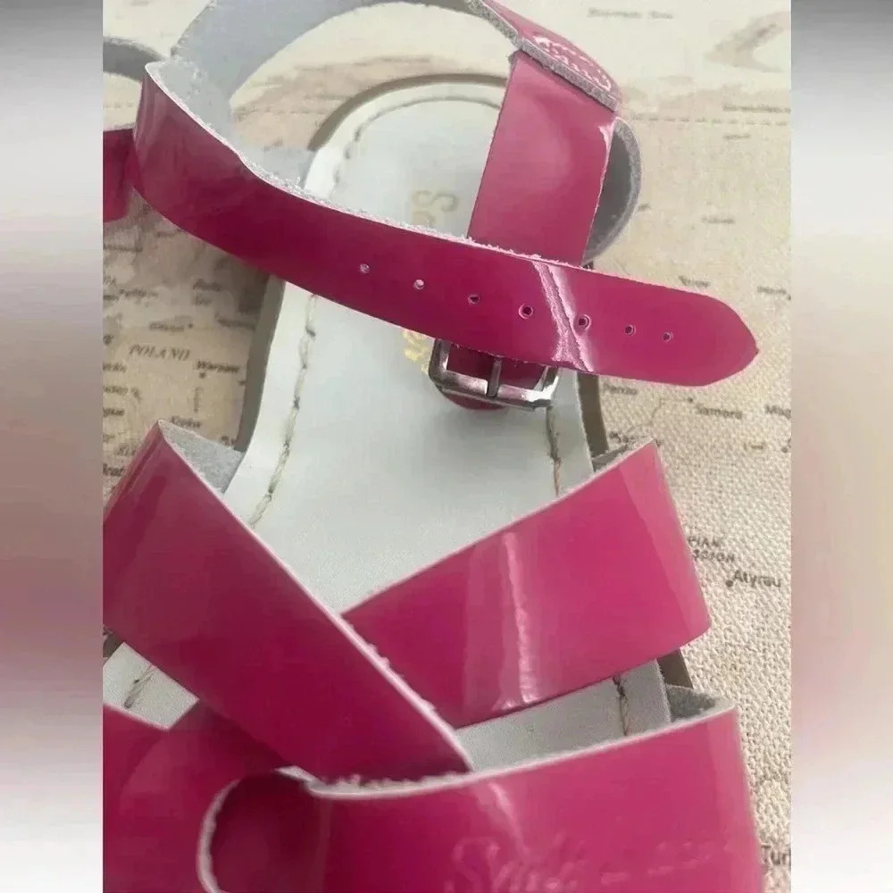 Salt Water Original 5 Hot Pink
Patent Leather - Picture 2 of 4